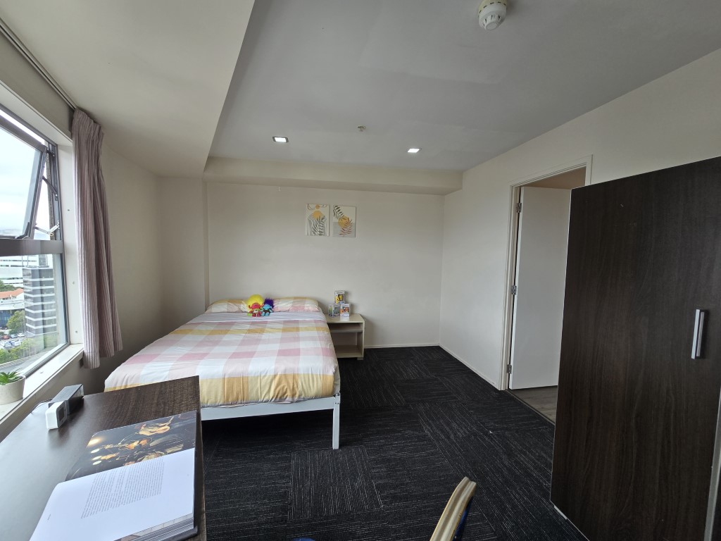  3-Bedroom Apartment With 2 Bathrooms - Whole Unit  -  Empire Apartments  - Gallery -  16