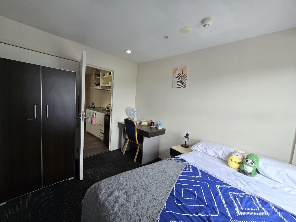  3-Bedroom Apartment With 2 Bathrooms - Whole Unit  -  Empire Apartments  - Gallery -  8