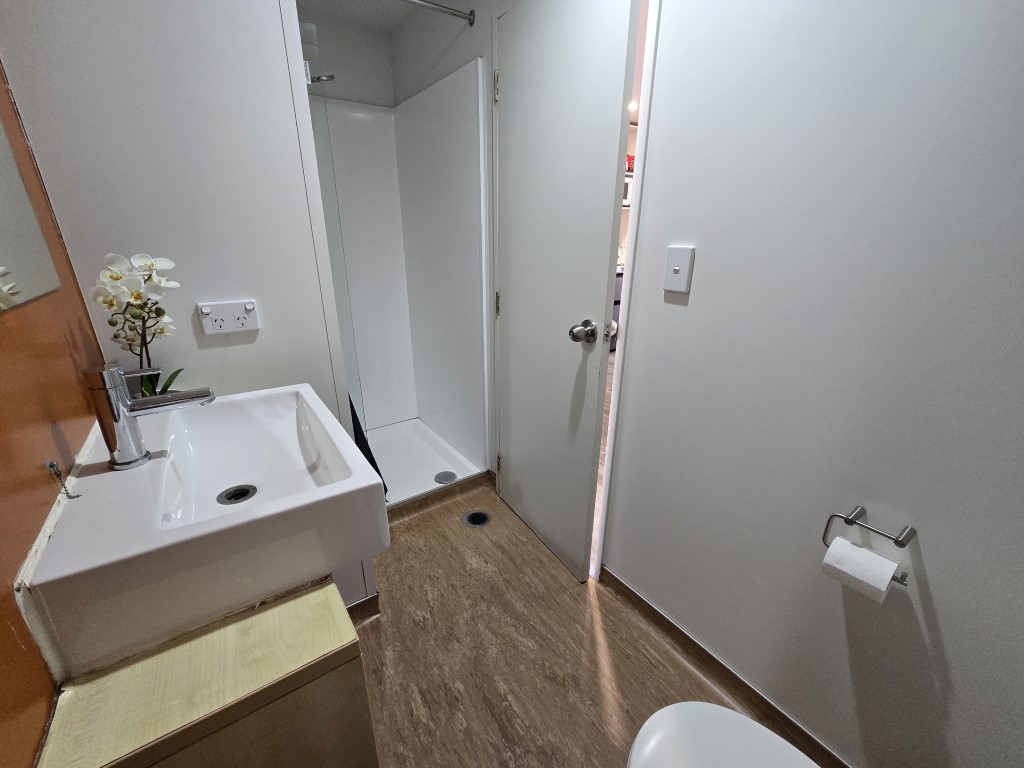  3-Bedroom Apartment With 2 Bathrooms - Big Private Room  -  Empire Apartments  - Gallery -  15