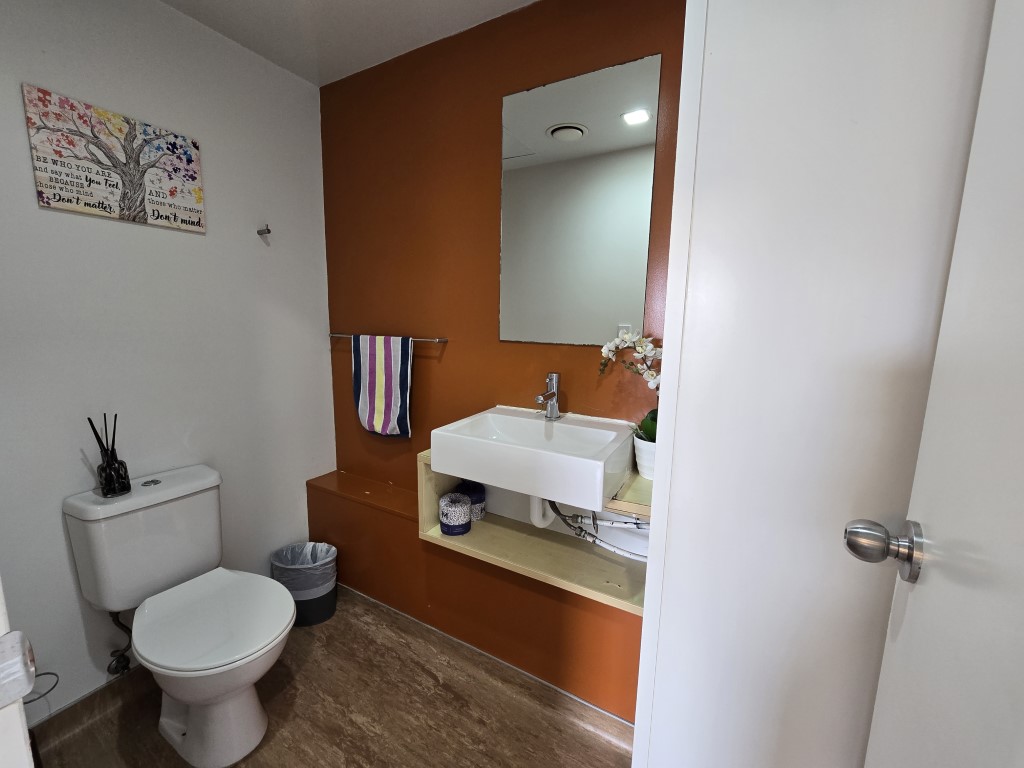  3-Bedroom Apartment With 2 Bathrooms - Big Private Room  -  Empire Apartments  - Gallery -  14