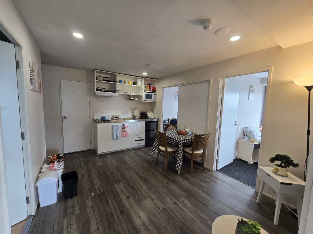  3-Bedroom Apartment With 2 Bathrooms - Big Private Room  -  Empire Apartments  - Gallery -  4