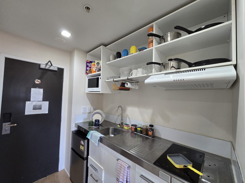  3-Bedroom Apartment With 1 Bathrooms - Whole Unit  -  Empire Apartments  - Gallery -  19