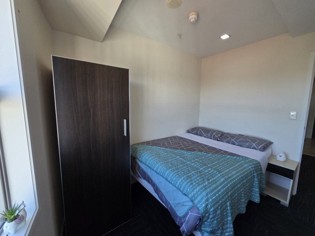  3-Bedroom Apartment With 1 Bathrooms - Whole Unit  -  Empire Apartments  - Gallery -  1
