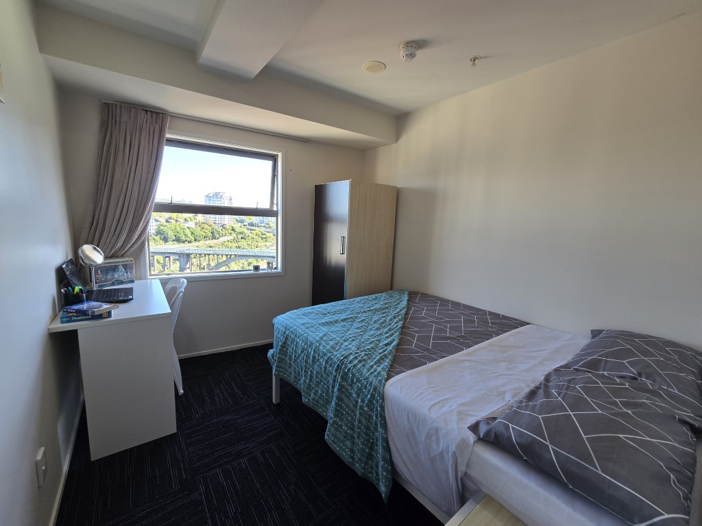  3-Bedroom Apartment With 1 Bathrooms - Whole Unit  -  Empire Apartments  - Gallery -  10