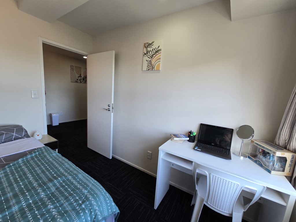  3-Bedroom Apartment With 1 Bathrooms - Whole Unit  -  Empire Apartments  - Gallery -  12