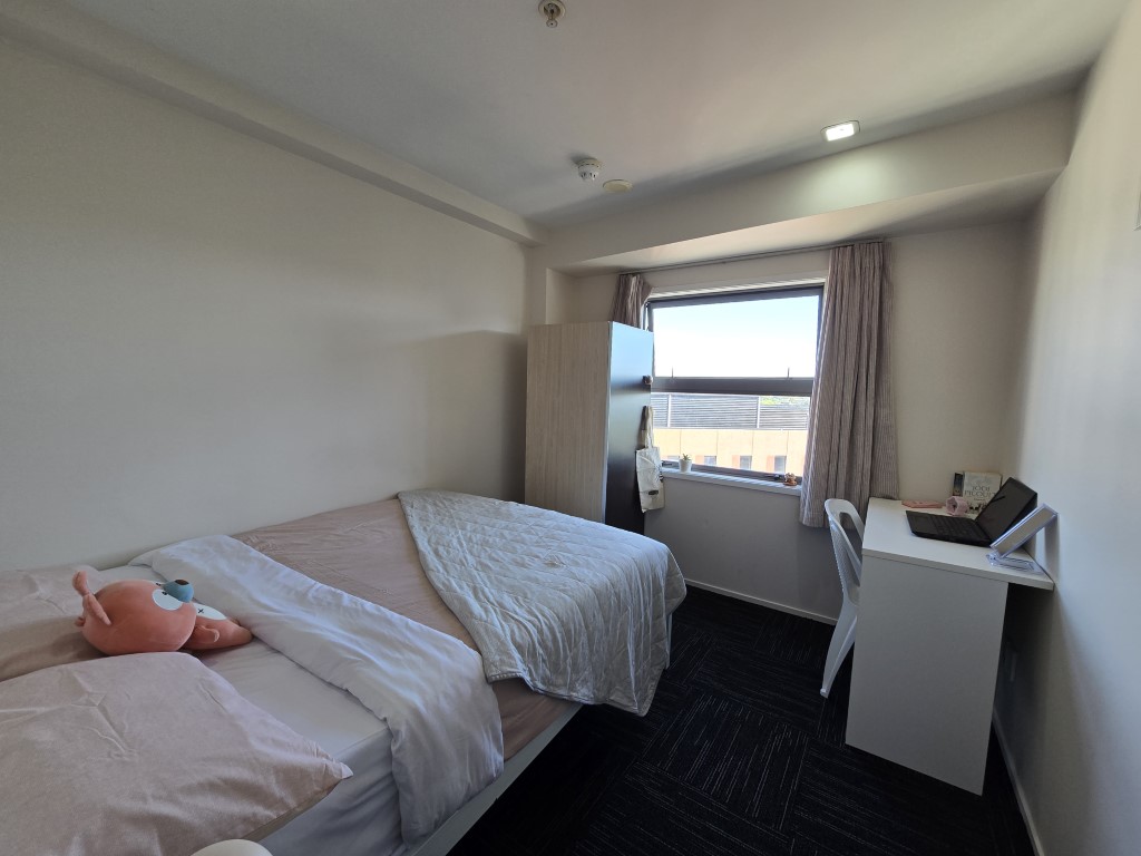  3-Bedroom Apartment With 1 Bathrooms - Whole Unit  -  Empire Apartments  - Gallery -  9