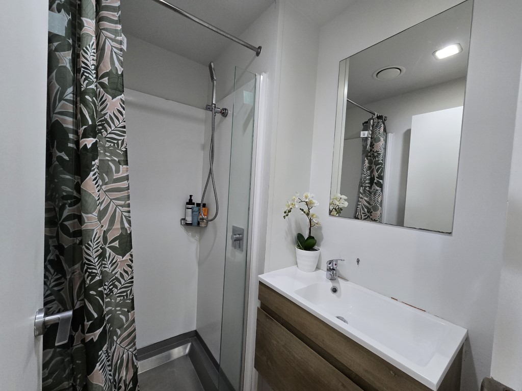  3-Bedroom Apartment With 1 Bathrooms - Standard Private Room  -  Empire Apartments  - Gallery -  17