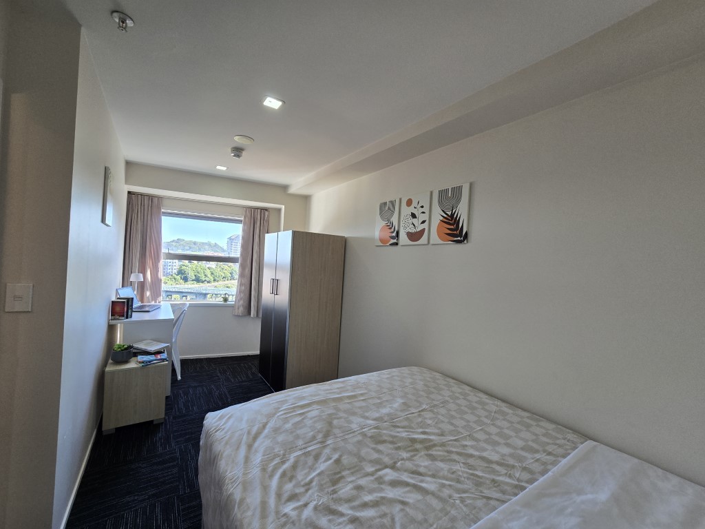  3-Bedroom Apartment With 1 Bathrooms - Big Private Room  -  Empire Apartments  - Gallery -  7