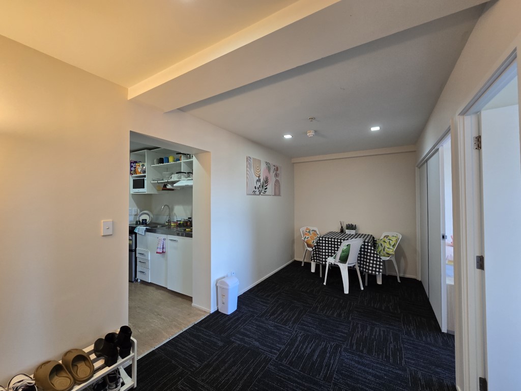  3-Bedroom Apartment With 1 Bathrooms - Big Private Room  -  Empire Apartments  - Gallery -  5