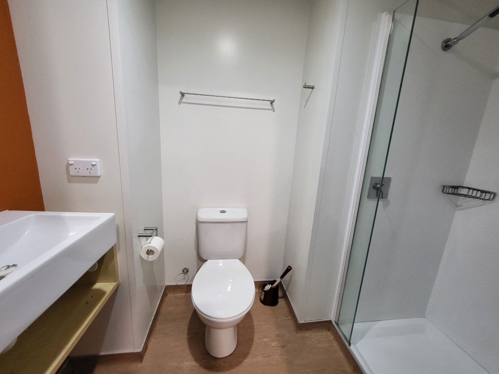  2-Bedroom Apartment With 2 Bathrooms - Whole Unit  -  Empire Apartments  - Gallery -  9