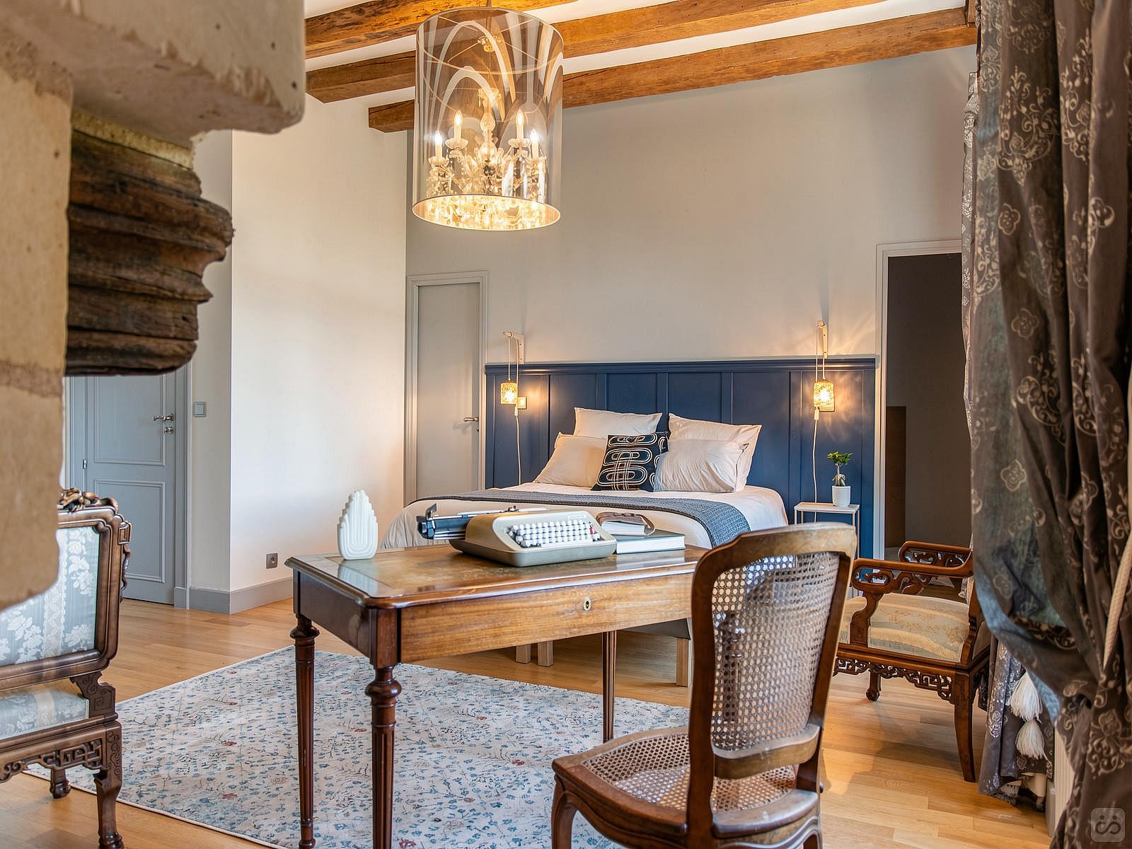 Honoré - Vibrant Co-living Castle with Sunny Outdoor Spaces, Workspaces, and Terrace for Social Gatherings Villa - Gallery - 51