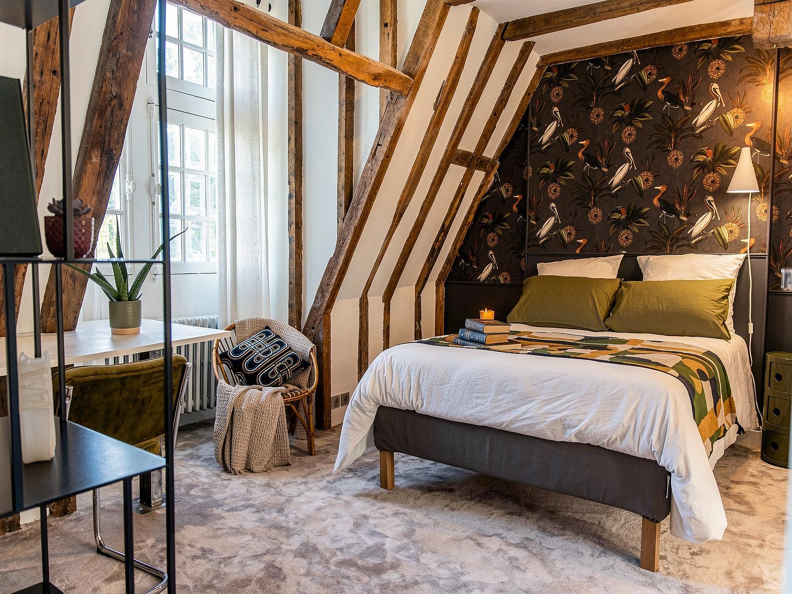 Tyto Alba - Vibrant Co-living Castle with Sunny Outdoor Spaces, Workspaces, and Terrace for Social Gatherings Villa - Gallery - 33