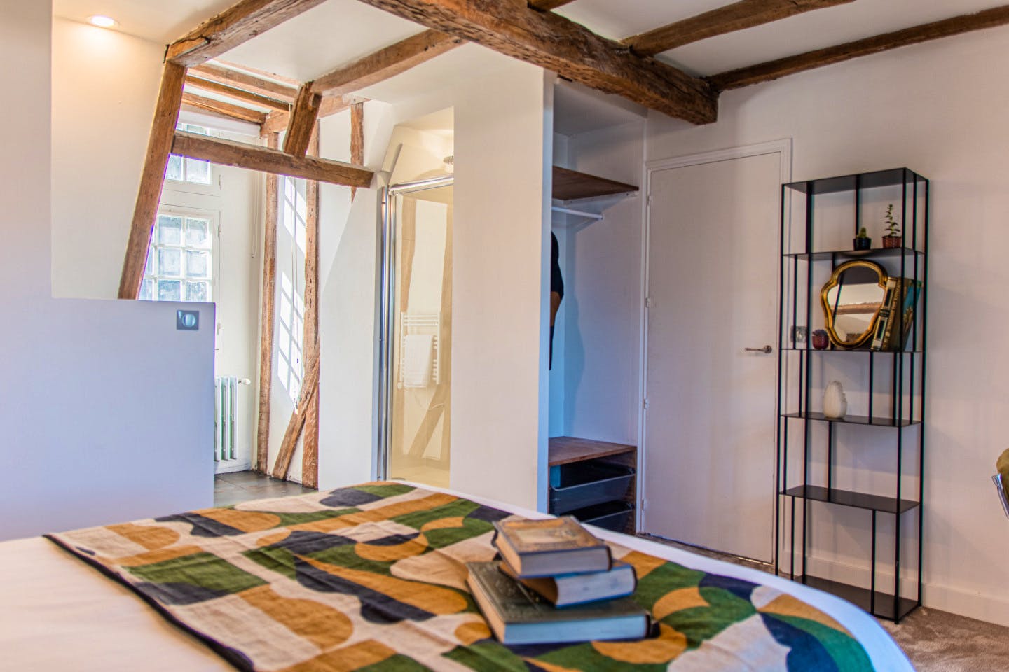Tyto Alba - Vibrant Co-living Castle with Sunny Outdoor Spaces, Workspaces, and Terrace for Social Gatherings Villa - Gallery - 10