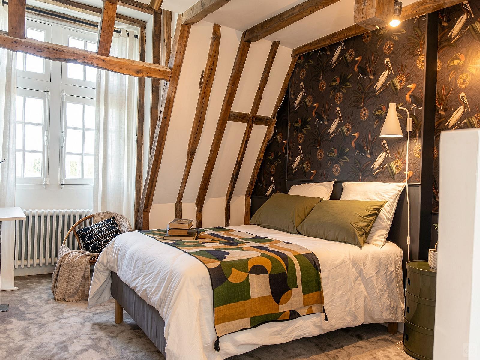 Tyto Alba - Vibrant Co-living Castle with Sunny Outdoor Spaces, Workspaces, and Terrace for Social Gatherings Villa - Gallery - 31