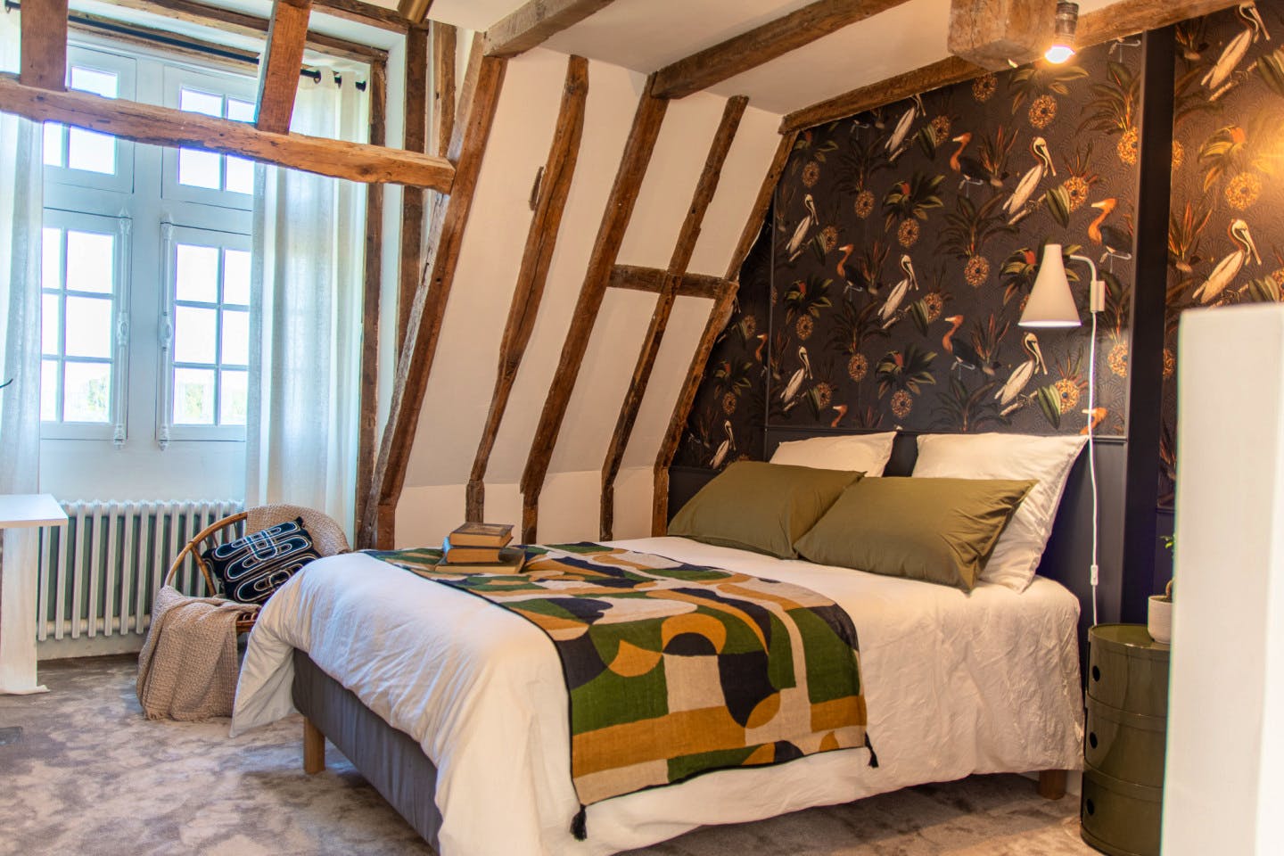 Tyto Alba - Vibrant Co-living Castle with Sunny Outdoor Spaces, Workspaces, and Terrace for Social Gatherings Villa - Gallery - 9