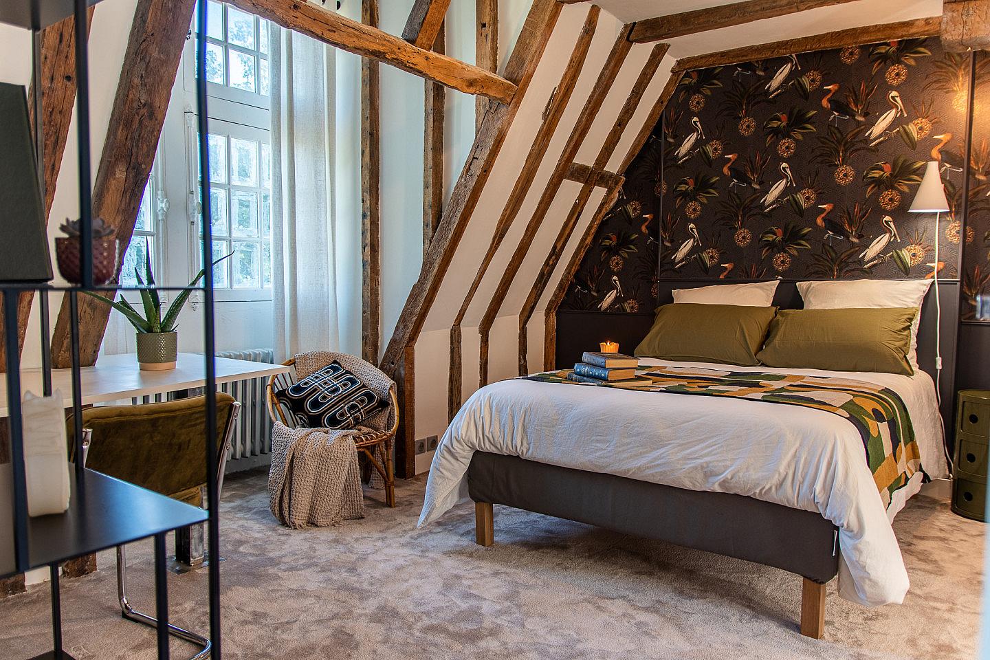 Tyto Alba - Vibrant Co-living Castle with Sunny Outdoor Spaces, Workspaces, and Terrace for Social Gatherings Villa - Gallery - 27