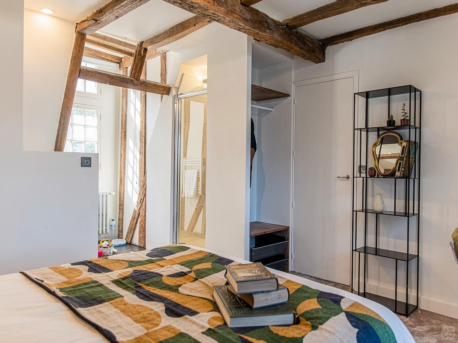 Tyto Alba - Vibrant Co-living Castle with Sunny Outdoor Spaces, Workspaces, and Terrace for Social Gatherings Villa - Gallery - 34
