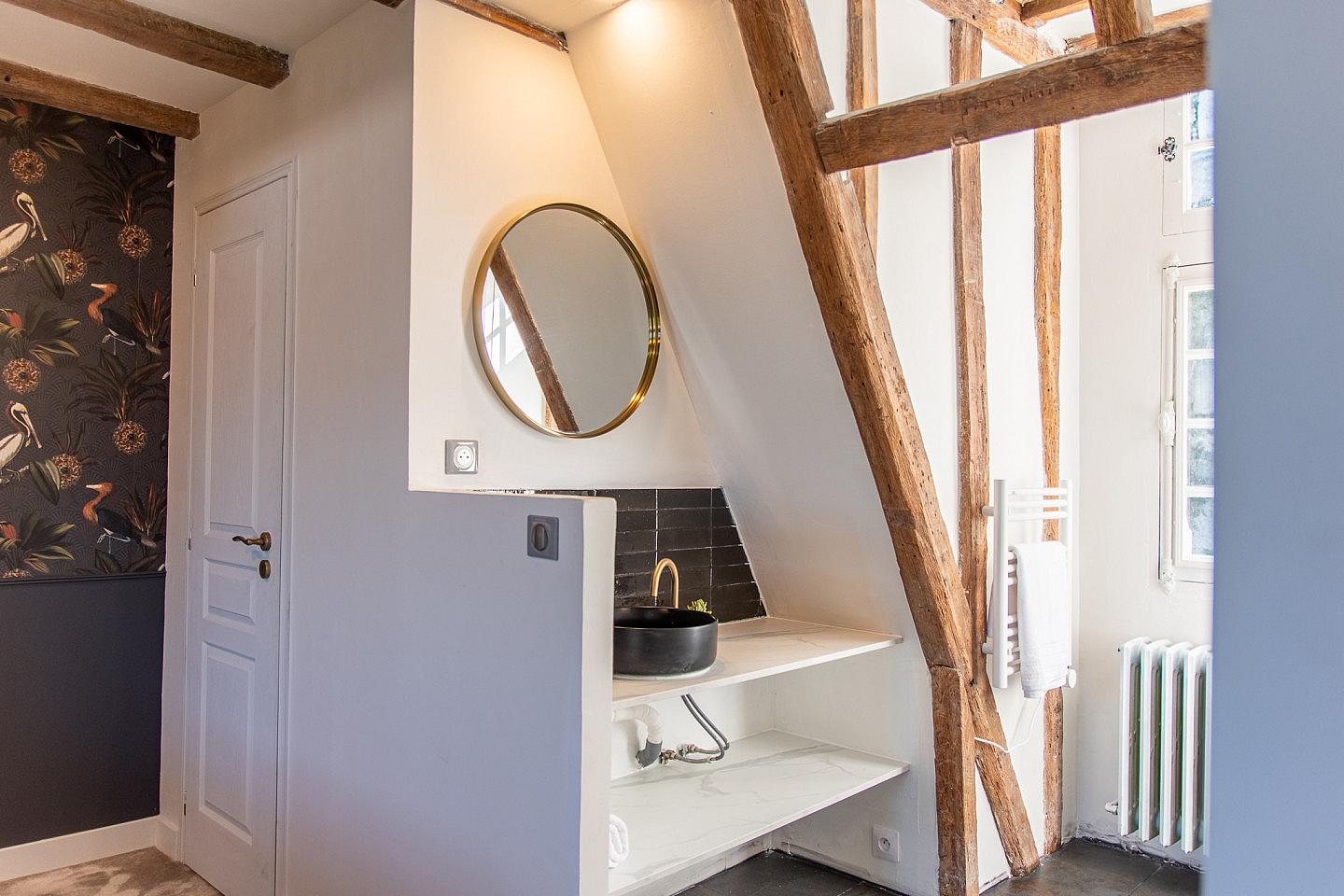 Tyto Alba - Vibrant Co-living Castle with Sunny Outdoor Spaces, Workspaces, and Terrace for Social Gatherings Villa - Gallery - 24