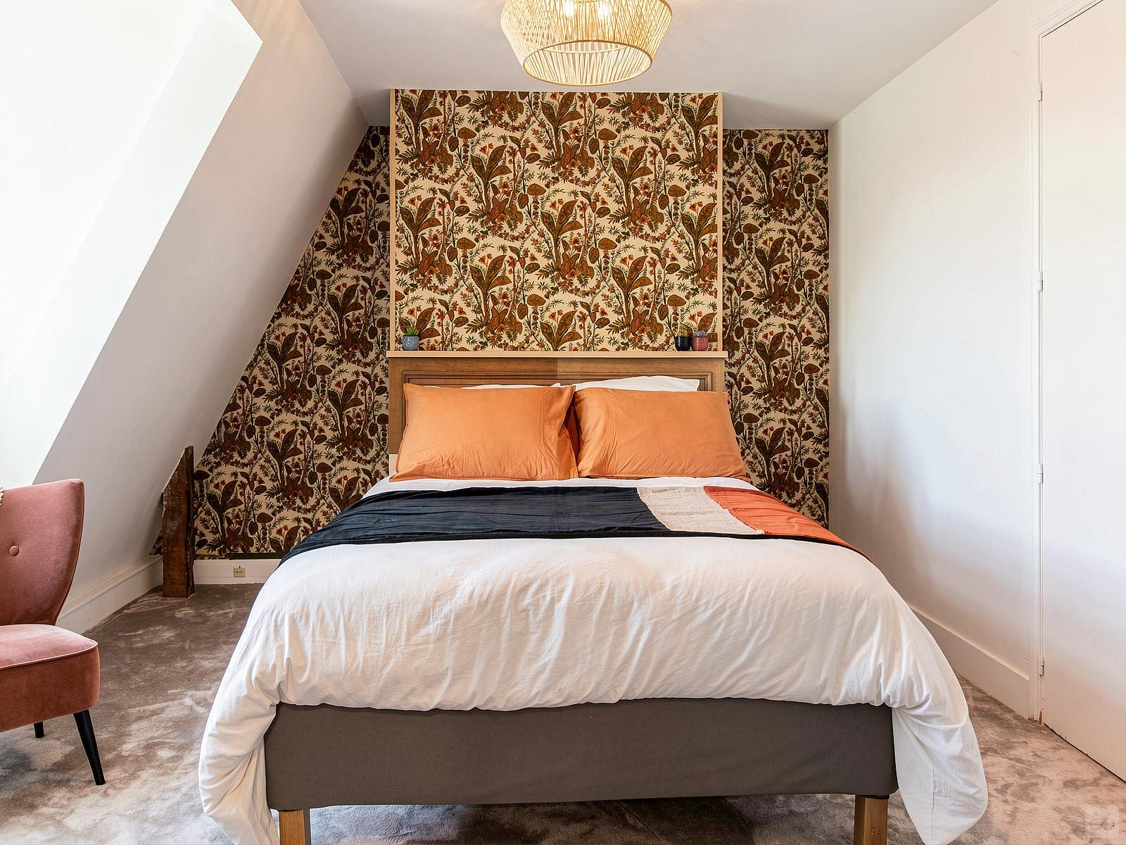 Chenin - Vibrant Co-living Castle with Sunny Outdoor Spaces, Workspaces, and Terrace for Social Gatherings Villa - Gallery - 33