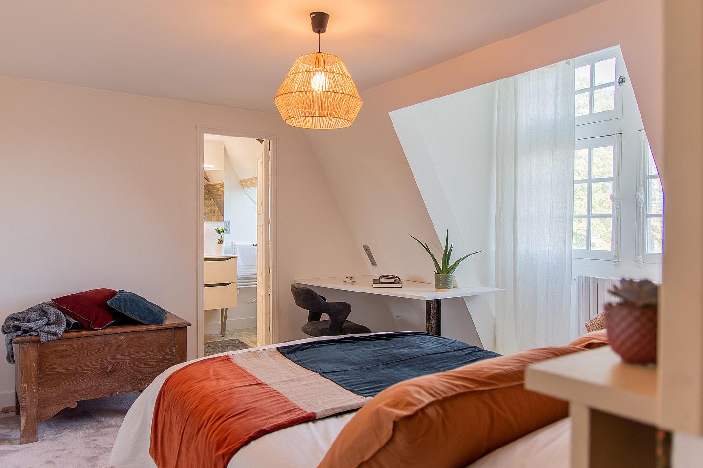 Chenin - Vibrant Co-living Castle with Sunny Outdoor Spaces, Workspaces, and Terrace for Social Gatherings Villa - Gallery - 25