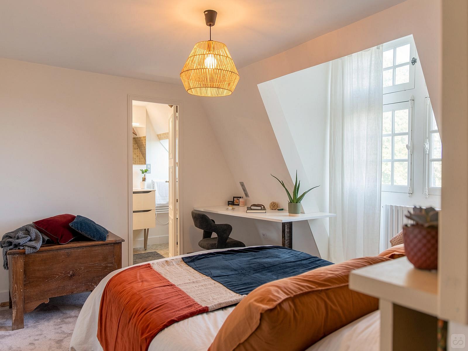 Chenin - Vibrant Co-living Castle with Sunny Outdoor Spaces, Workspaces, and Terrace for Social Gatherings Villa - Gallery - 31