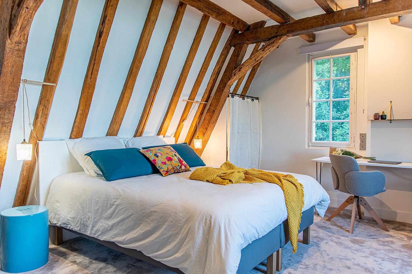Cédre - Vibrant Co-living Castle with Sunny Outdoor Spaces, Workspaces, and Terrace for Social Gatherings Villa - Gallery - 30