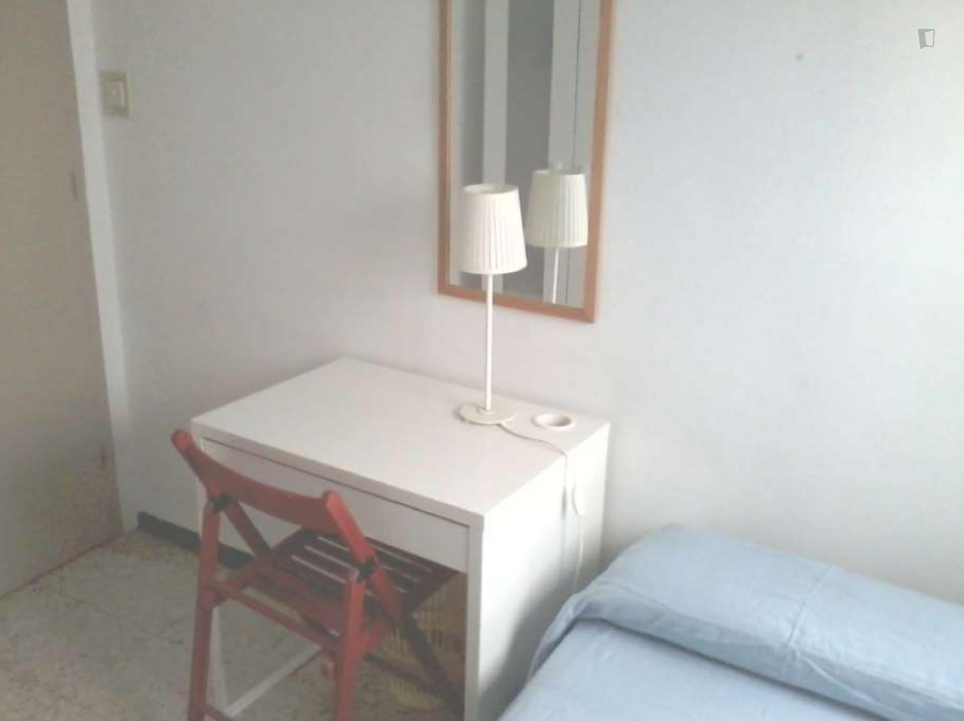 Cool single bedroom close to Facultad Bellas Artes
