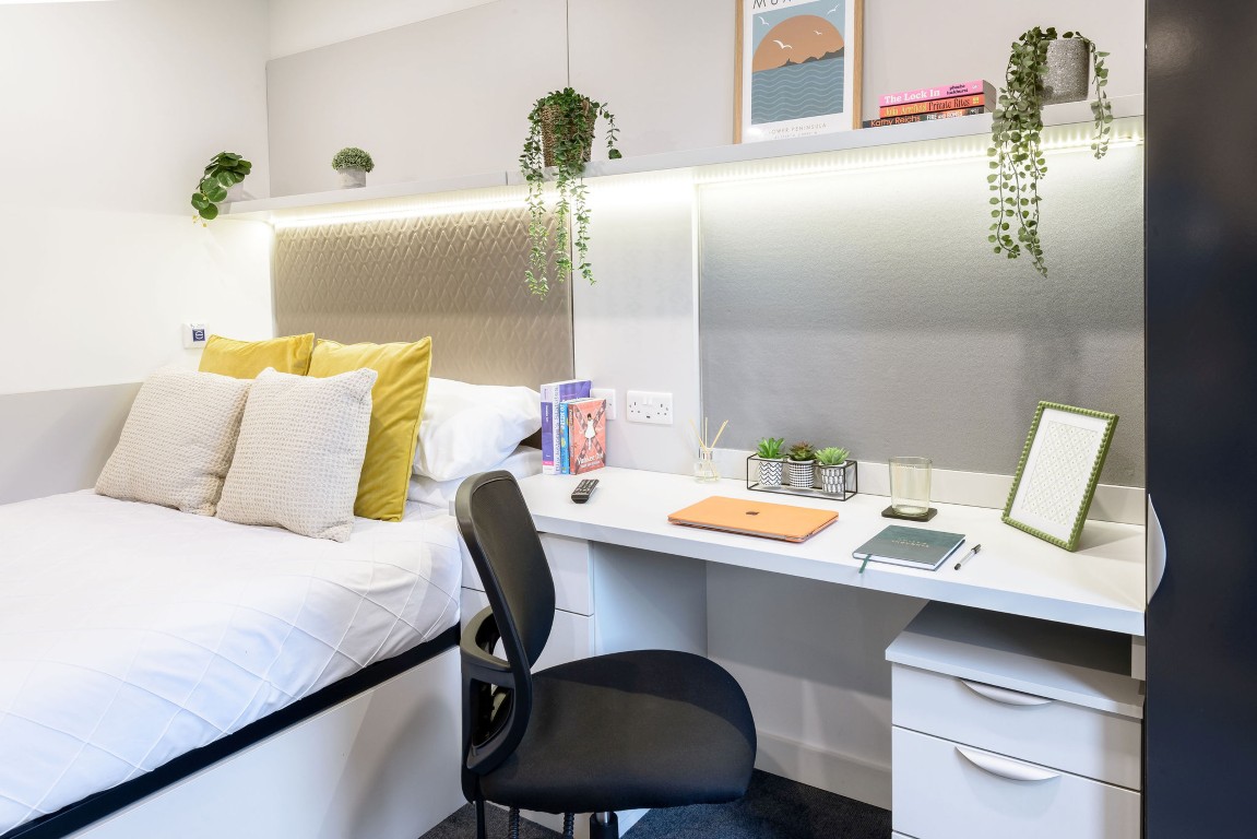  True Accessible Studio River View  -  True Swansea  - Gallery -  6