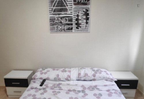 Nice single bedroom near Buenos Aires Metro Station