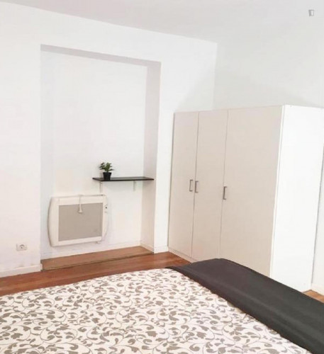 Comfortable double bedroom near Antón Martin metro station - Gallery - 25