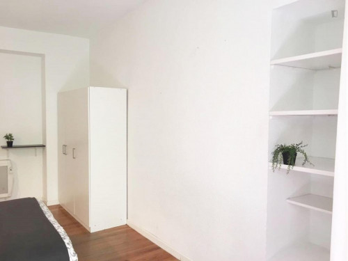 Comfortable double bedroom near Antón Martin metro station - Gallery - 24