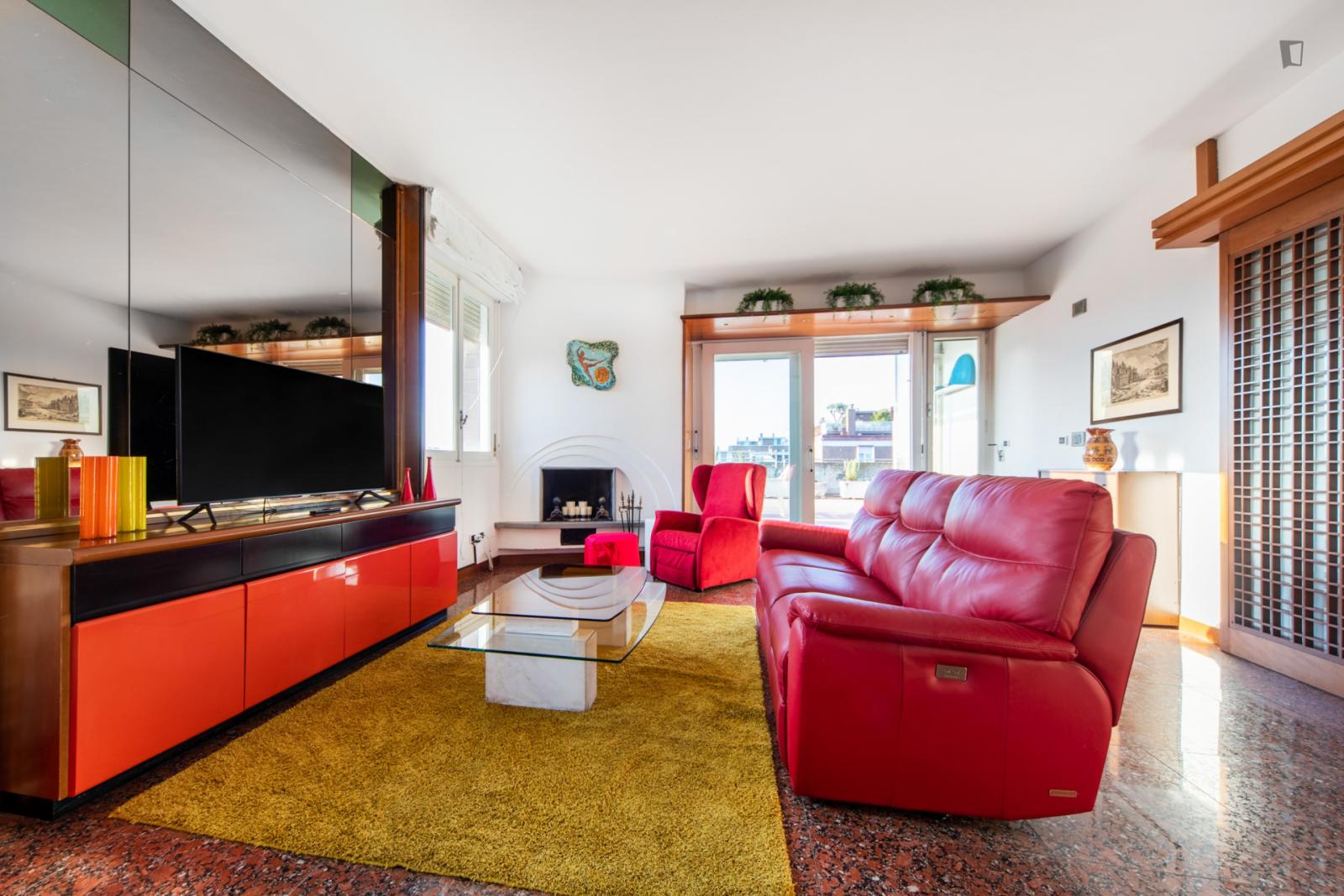  Deluxe 5-Bedroom Apartment In San Donato  -  Deluxe 5-bedroom apartment in San Donato  - Gallery -  1