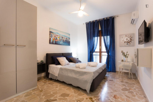 Shiny Superior Apartment close to the beach - Gallery - 11