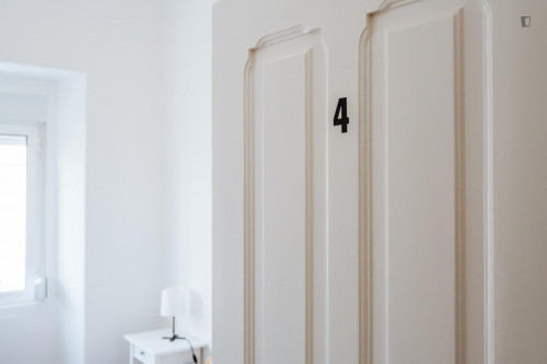 Bright double bedroom not far from Miradouro do Monte Agudo