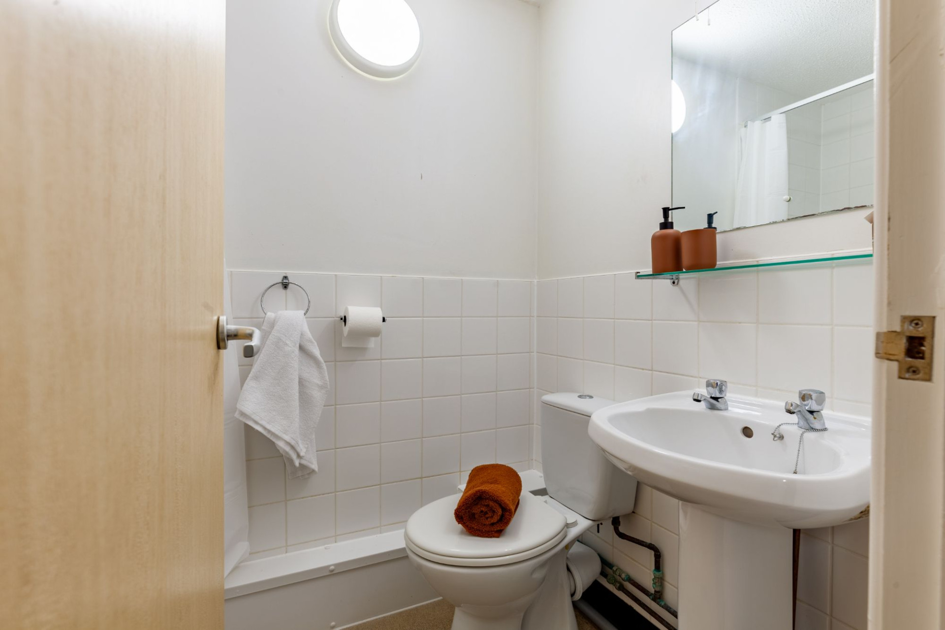 En-Suite - Leighton Hall - Gallery - 17