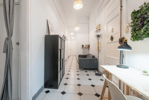 Double bedroom, with balcony, in 8-bedroom apartment