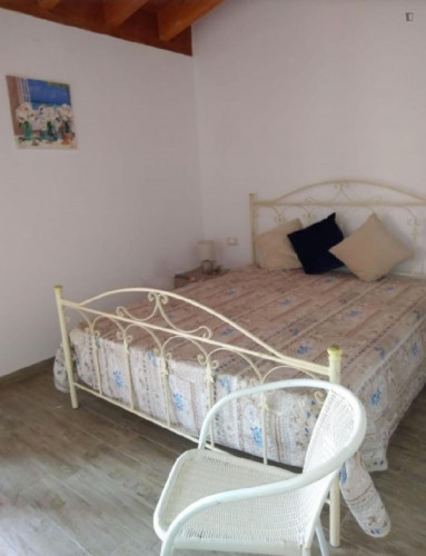 Comfy bedroom close to Giunone's Temple