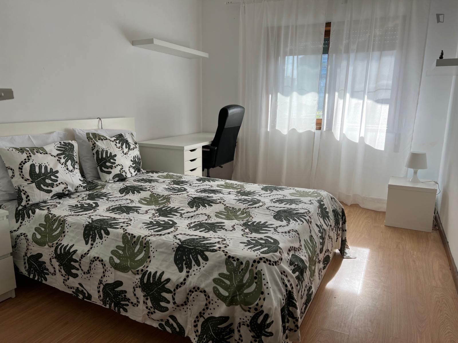 Bright Double Bedroom In A 4-Bedroom Apartment, In Trofa - Bright double bedroom in a 4-bedroom apartment, in Trofa - Gallery - 1
