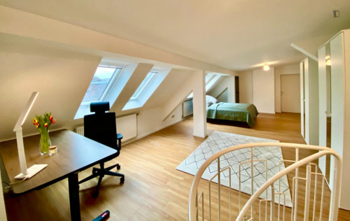 Bright 1-bedroom apartment close to Samariterstraße metro station  - Gallery -  5