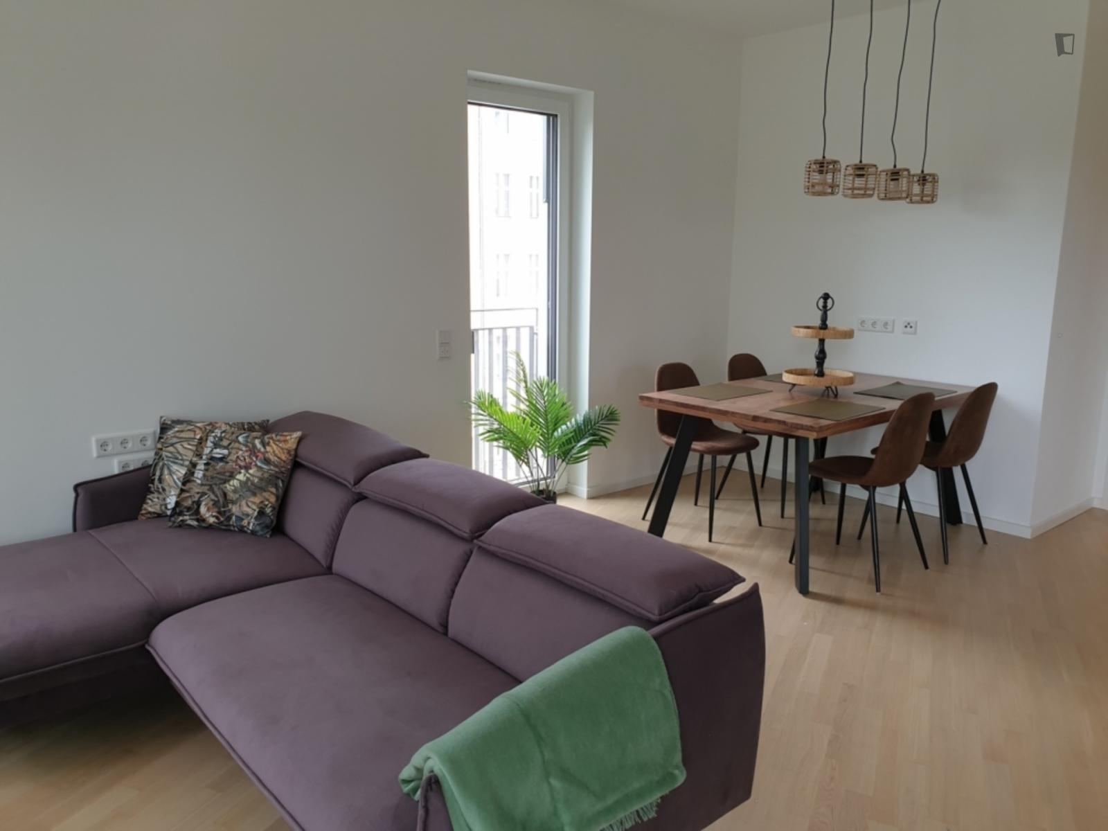  Spacious 2-Bedroom Apartment With Balcony Close To Gleisdreieck Park  -  Spacious 2-bedroom apartment with balcony close to Gleisdreieck park  - Gallery -  1