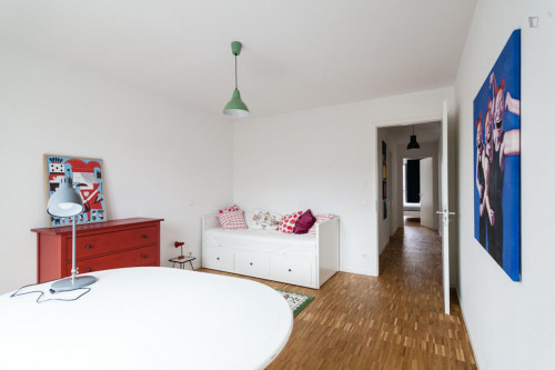 Very cool 3-bedroom apartment close to Moritzplatz metro station