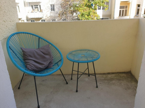 Spacious 3-bedroom apartment near Volkspark Friedrichshain