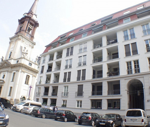 Luminous 2-bedroom apartment with balcony in a quiet street in Mitte