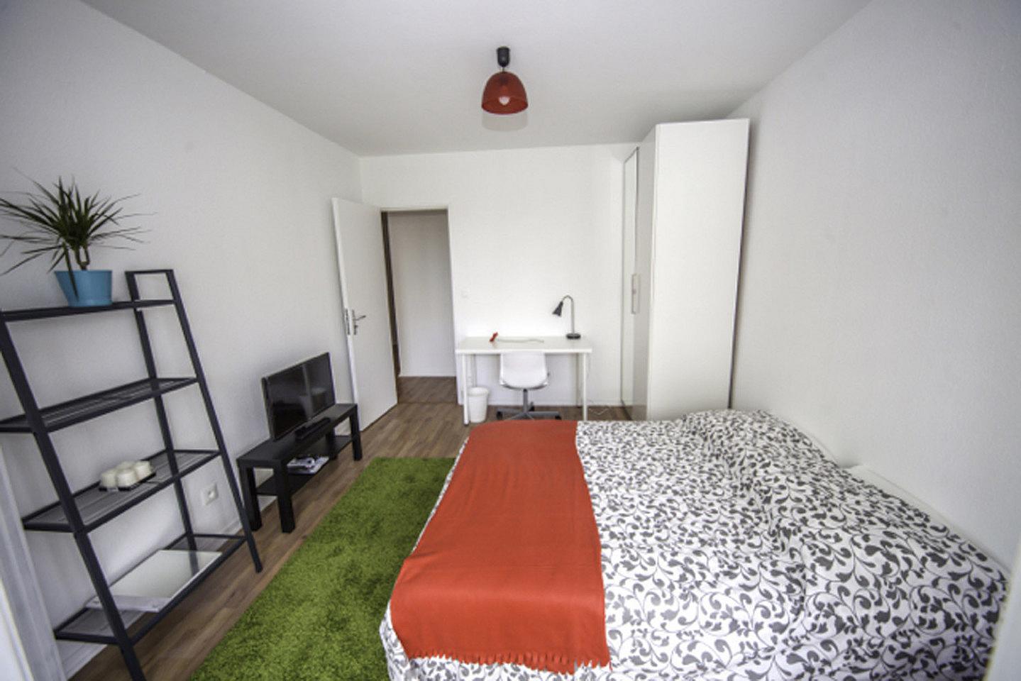  Spacious And Cosy Room - 15m² - ST15  -  Large apartment ideally located in the student district of Strasbourg  - Gallery -  1