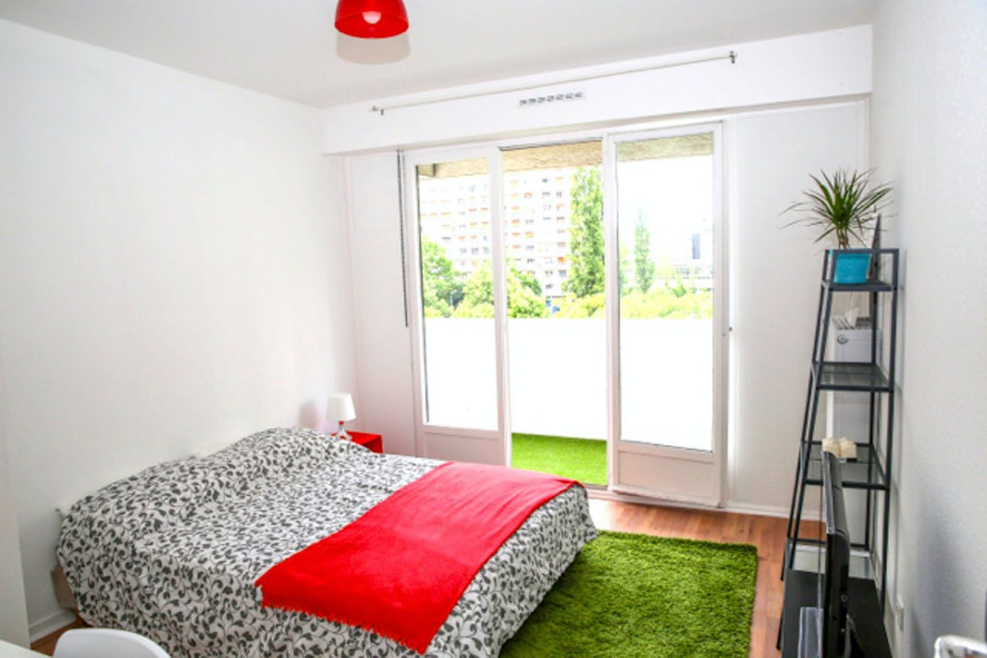  Spacious And Cosy Room - 15m² - ST15  -  Large apartment ideally located in the student district of Strasbourg  - Gallery -  15