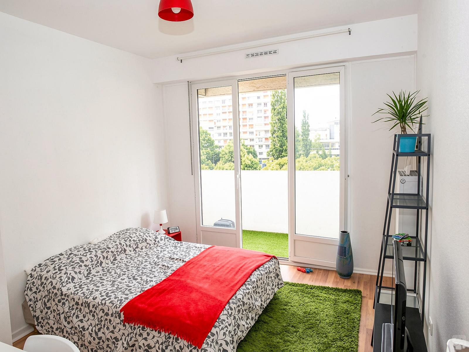  Spacious And Cosy Room - 15m² - ST15  -  Large apartment ideally located in the student district of Strasbourg  - Gallery -  4