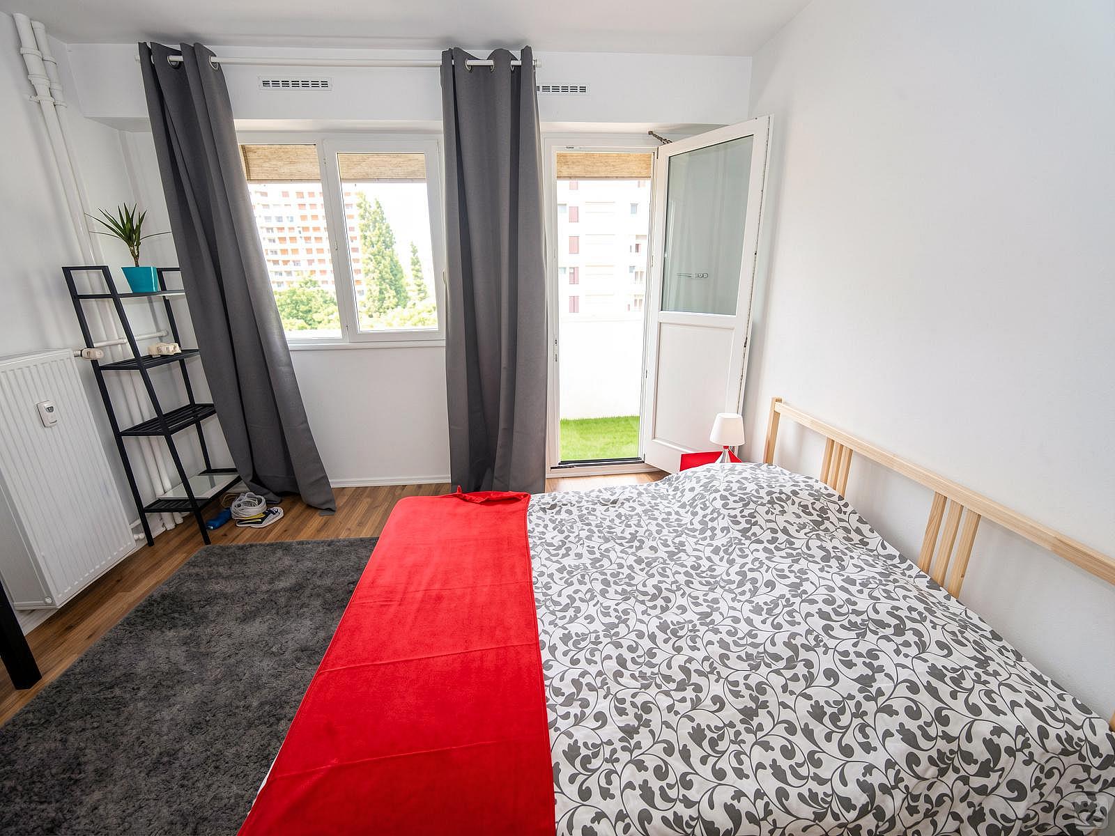  Spacious And Luminous Room - 15m² - ST14  -  Large apartment ideally located in the student district of Strasbourg  - Gallery -  4