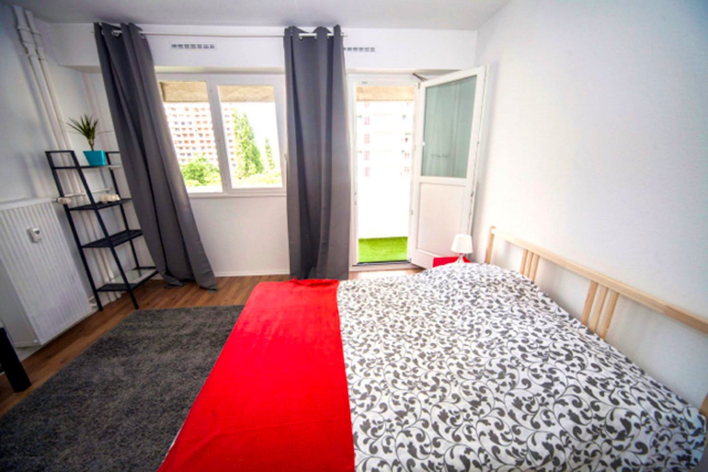  Spacious And Luminous Room - 15m² - ST14  -  Large apartment ideally located in the student district of Strasbourg  - Gallery -  15