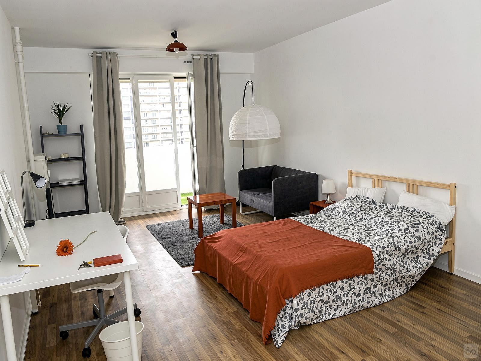  Spacious Luminous Bedroom - 24m² - ST13  -  Large apartment ideally located in the student district of Strasbourg  - Gallery -  12