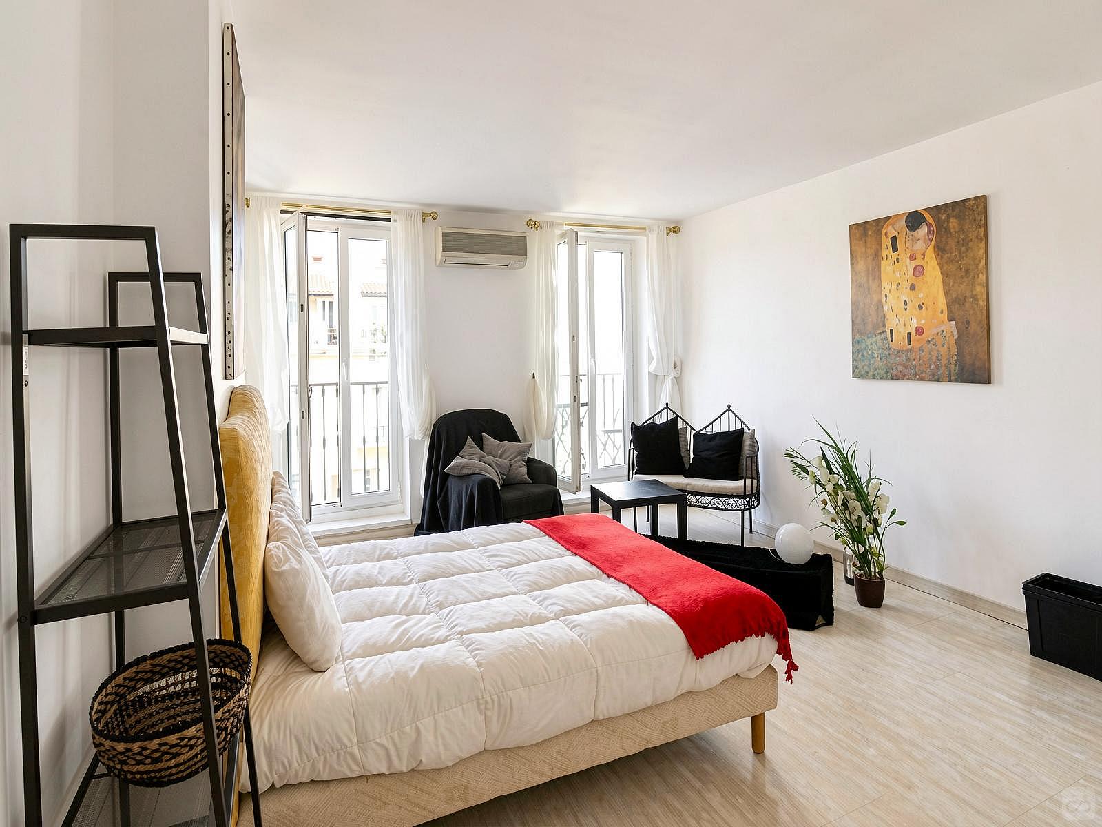 Large Suite With Bathroom - 40m² - MA8 - 37